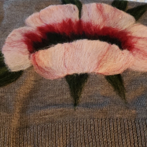 NWT J Jill Gorgeous Scarf w/Hand Embroidered Wool Flowers - Picture 2 of 8